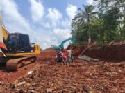 Tak Kenal Hari Libur, Dandim 0605 Subang Apresiasi Semangat Kerja Satgas TMMD dan Warga tmmd-subang2.jpg