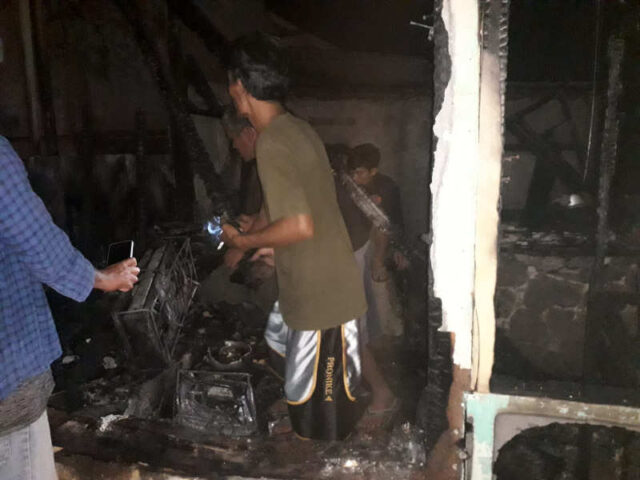 warung-nasi-milik-nanang-terbakar.jpg