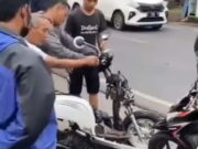 4 Kendaraan Terlibat Kecelakaan di Ciamis, 2 Orang Dilarikan ke Rumah Sakit 4-Kendaraan-Terlibat-Kecelakaan-di-Ciamis.jpg