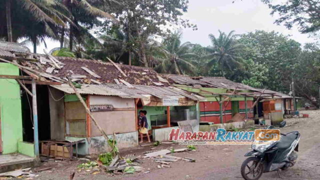 Angin-Puting-Beliung-Menerjang-Tasikmalaya.jpg