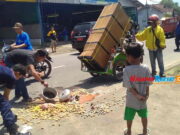 Cilok Berhamburan di Jalan Banjarsari Ciamis, Pedagangnya Tertabrak Cator Cilok-Berhamburan-di-Tengah-Jalan-Raya-Banjarsari-Ciamis.jpg