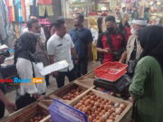 Jelang Nataru, DKUKMP Ciamis Monitoring Harga Kebutuhan Pokok DKUKMP-Ciamis-Monitoring-Harga-Kebutuhan-Pokok-di-Pasar-Manis.jpg