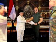 Deddy Corbuzier Terima Pangkat Letnan Kolonel Tituler TNI dari Prabowo Dedy-Prabowo.jpg