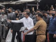 Jokowi Bagi-bagi Bingkisan di 2 Pasar, Warga Subang Antusias IMG_20221227_171722.jpg