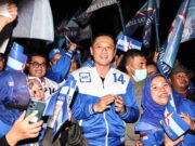 Jalan Kaki ke KPU Diiringi Ratusan Kader Demokrat, AHY Nyatakan Siap Ikut Pemilu Jalan-Kaki-ke-KPU-Diiringi-Ratusan-Kader-Demokrat-AHY-Nyatakan-Siap-Ikut-Pemilu.jpeg