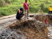 Hati-Hati, Jalan Pamulihan-Pakenjeng Garut Amblas! Jalan-Pamulihan-Pakenjeng-Garut.jpg