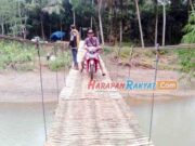 Alhamdulillah, Jembatan Gantung di Ciparay Ciamis Sudah Bisa Digunakan Jembatan-Gantung-di-Ciparay-Ciamis-Sudah-Bisa-Digunakan.jpg