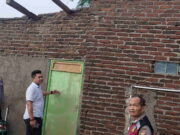 Lagi, Angin Puting Beliung Rusak Belasan Rumah di Garut Lagi-Angin-Puting-Beliung-Rusak-Belasan-Rumah-di-Garut.jpg