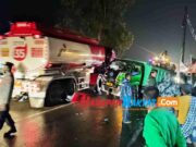 Truk Bermuatan Aspal Terjungkal di Tasikmalaya, Muatannya Tumpah Timbun 1 Motor Laka-lantas-1.jpg