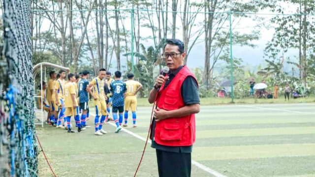 Nanang-Permana-Buka-Turnamen-Mini-Soccer-.jpeg