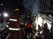 Pabrik Pengeringan Kopra di Kota Banjar Ludes Dilalap Si Jago Merah Pabrik-pengeringan-kopra-di-Kota-Banjar-terbakar.jpg