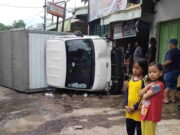 Innalillahi, Pejalan Kaki di Garut Tewas Tertabrak Truk Ekspedisi Pejalan-Kaki-di-Garut-Tewas-Tertabrak-Truk-Ekspedisi.jpg