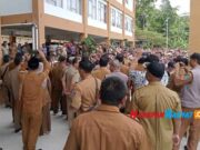 Ratusan Perangkat Desa Geruduk Kantor Bupati Pangandaran, Ada Apa? Perangkat-Desa-Geruduk-Kantor-Bupati.jpg