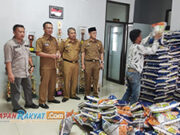 Persiapan Operasi Pasar Murah, DKUKMP Ciamis Tinjau Langsung Pendistribusian Barang Persiapan-Operasi-Pasar-Murah-DKUKMP-Ciamis-Tinjau-Langsung-Pendistribusian-Barang.jpg
