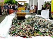 Ribuan Botol Miras Hasil Razia di Kota Tasikmalaya Dimusnahkan Ribuan-Botol-Miras-Hasil-Razia-di-Kota-Tasikmalaya-Dimusnahkan.jpg