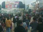 Tolak Relokasi Pasar Rengasdengklok, Warga dan Aparat Gabungan Bentrok Ricuh-Relokasi-Pasar-Rengasdengklok-Karawang.jpeg