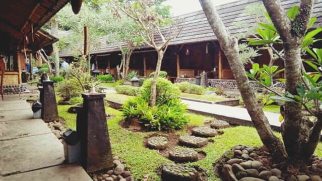 Saung-Hegarsari-Tasikmalaya.jpeg