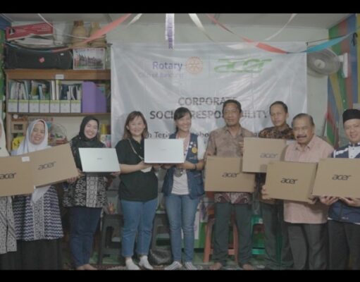 Acer Indonesia Beri Bantuan Laptop untuk Pegiat Kesehatan di Indonesia Screenshot_2022-12-31-15-51-54-955_com.simplemobilephotoresizer_copy_800x482.jpg