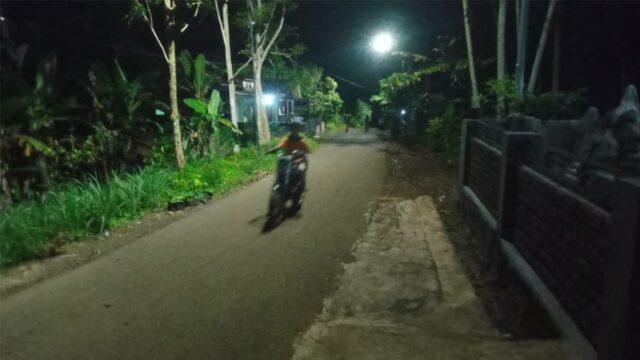 Warga-Sumringah-Kini-Jalan-Langkaplancar-Pangandaran-Terang-Benderang.jpg