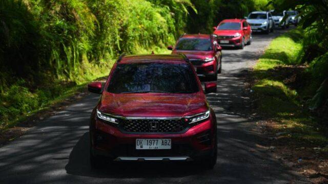rockomotif-small-suv-honda-wr-v.jpg