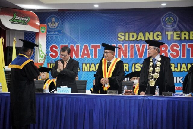 wisuda-UNSUB.jpg