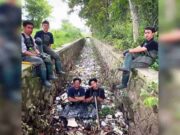 Sejumlah Remaja Bersihkan Selokan Videonya Viral, Fahri Hamzah: Ini Gerakan Luar Biasa Bersihkan-Selokan.jpg