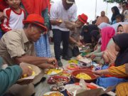 Potret Bupati Subang Saat Tasyakuran Selesai Jalan Bersama Warga Bupati-Subang-saat-bersama-warga.jpg