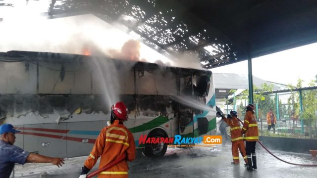 Bus-Budiman-Terbakar-di-Tasikmalaya.jpg