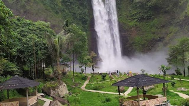 Curug-Sanghyang-Taraje-Garut.jpeg