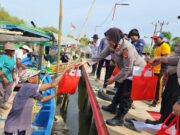 Tak Bisa Melaut, Kapolres Subang Beri Bantuan Sembako kepada Nelayan IMG-20230106-WA0085.jpg