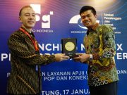 Kolaborasi PT DCI Indonesia Tbk dan APJII Perkuat Koneksi Internet Ki-Ka-Deputy-President-Director-DCI-Indonesia-Marco-Cioffi-dan-Ketua-APJII-Muhammad-Arif-Menandatangin-MoU_2_copy_800x450.jpg