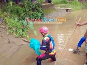 Mayat Bayi Laki-laki Ditemukan Terapung di Sungai Citanduy Ciamis Mayat-Bayi-Laki-laki-Ditemukan-Terapung-di-Sungai-Citanduy-Ciamis.jpg