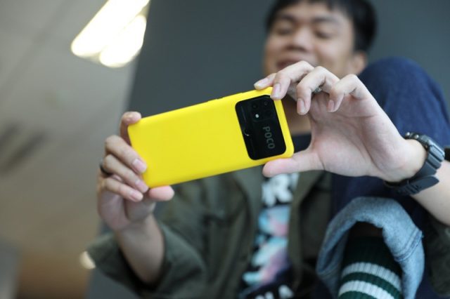 POCO-C40-Yellow_copy_800x533.jpg