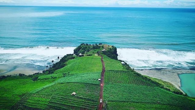 Puncak-Guha-Garut.jpeg