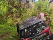 Sopir Ngantuk, Minibus Terjun ke Sawah di Jalan Raya Pamarican Ciamis Sopir-Ngantuk-Minibus-Terjun-ke-Sawah-di-Jalan-Raya-Pamarican-Ciamis.jpg