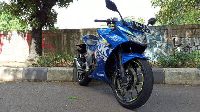 rockomotif-suzuki-gixxer-sf250-01.jpg