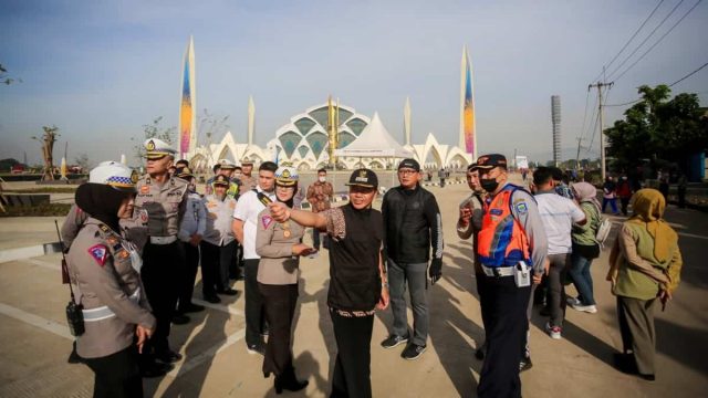 sekda-kota-bandung-ema-sumarna.jpeg