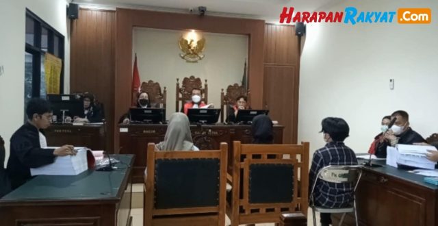 sidang-IPB.jpg