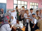 8 Anak Meninggal Diduga Terjangkit Difteri, Dinkes Garut Gelar Imunisasi Massal 8-Anak-Meninggal-Diduga-Terjangkit-Difteri-Dinkes-Garut-Gelar-Imunisasi-Massal.jpg