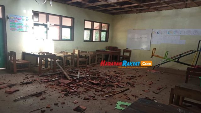 Atap-Ruang-Kelas-RA-Ambruk-di-Pangandaran.jpg