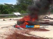Bakar Ban Bekas di Tol Cimanggis-Cibitung, Cara Warga Jatikarya Bekasi Tuntut Ganti Rugi Bakar-Ban.jpg