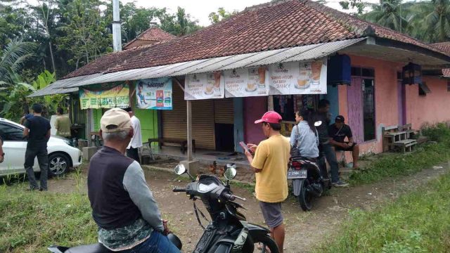 Berkedok-Jualan-Kopi-Warga-Pendatang-di-Pangandaran-Jual-Pil-Terlarang.jpg