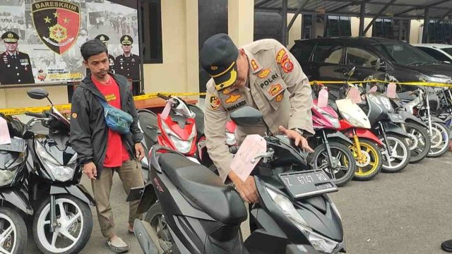 Hilang-Seminggu-Motor-Warga-Tasikmalaya-Ini-Berhasil-Dibawa-Pulang-Terima-Kasih-Pak-Polisi.jpg