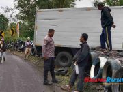Kecelakaan Tunggal di Tanjakan Panganten Garut, Truk Bawa Sembako Hampir Masuk Jurang Kecelakaan-Tunggal-di-Tanjakan-Panganten-Garut-Truk-Bawa-Sembako-Hampir-Masuk-Jurang.jpg