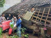 Miris, Rumah Lansia di Mekarjaya Ciamis Nyaris Ambruk, Dinsos Berikan Bantuan Miris-Rumah-Lansia-di-Mekarjaya-Ciamis-Nyaris-Ambruk-Dinsos-Berikan-Bantuan.jpg