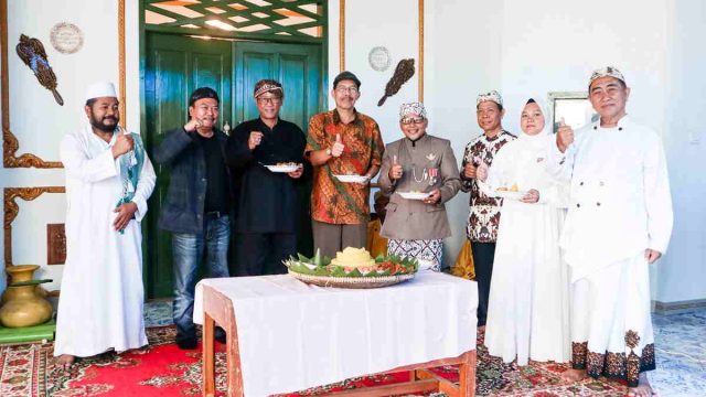 Nanang-Permana-Resmikan-Rumah-Budaya-Puri-Cipanawuan-di-Desa-Dayeuhluhur-Ciamis.jpg