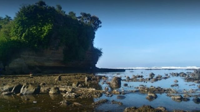 Pantai-Cidora-Garut.jpg