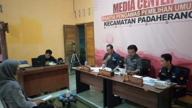 Panwaslu-Padaherang-Pangandaran-Gelar-Tes-Wawancara-Calon-PKD.jpg