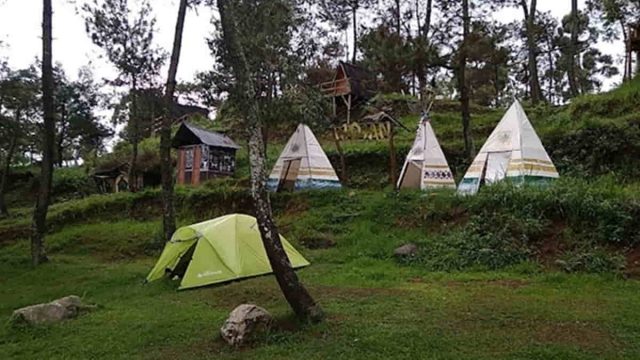 Papandayan-Camping-Ground-Garut.jpg