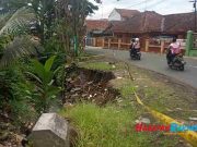 Sudah Dua Bulan TPT di Sukajadi Ciamis Ambruk, Warga Khawatir Sudah-Dua-Bulan-TPT-di-Sukajadi-Ciamis-Ambruk-Warga-Khawatir.jpg